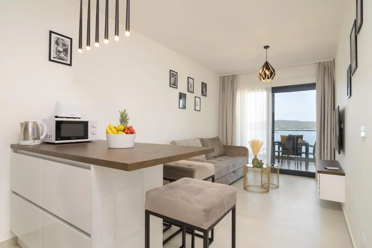 Apartment Ero On The Beach Trogir Croatia