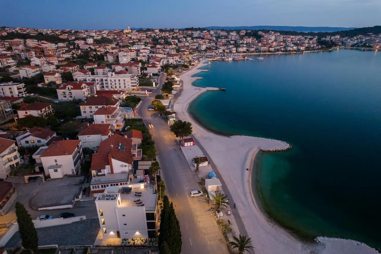 Apartment Ero On The Beach Trogir Croatia
