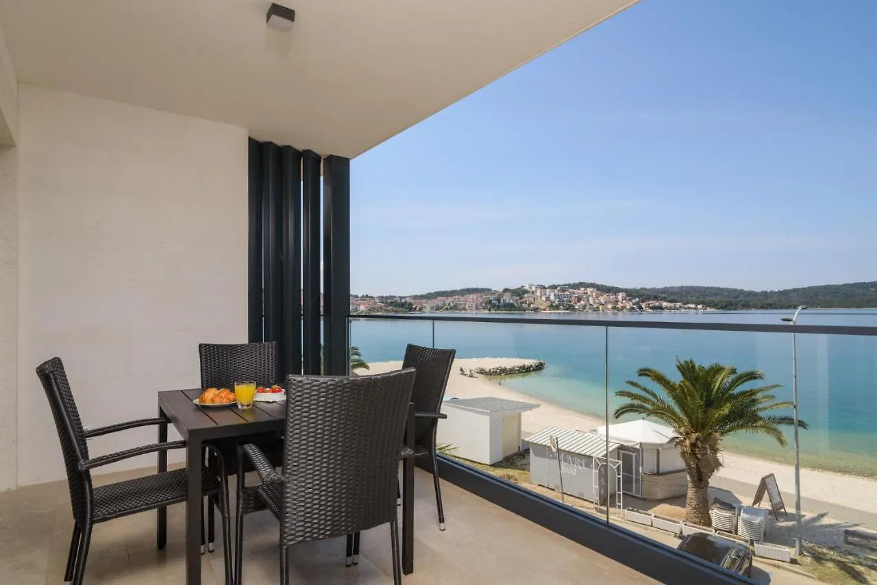 Apartment Ero On The Beach Trogir Croatia